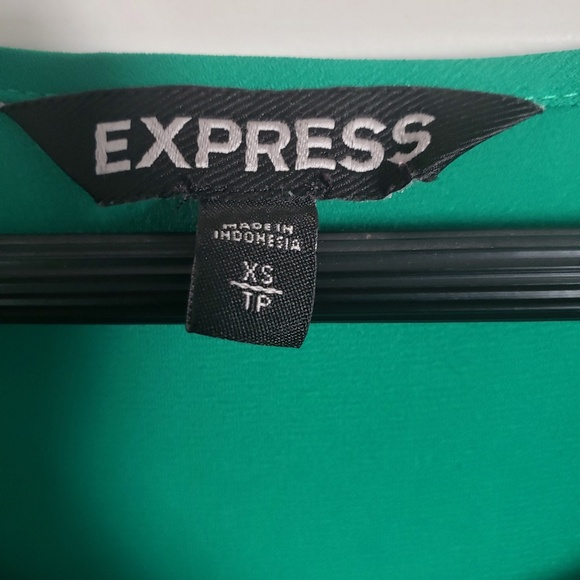 Express size XS long sleeve vibrant green blouse - Picture 2 of 3